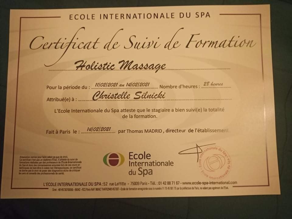 photo diplome Christelle praticienne Wellness
