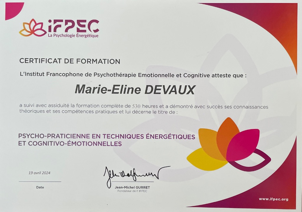 photo diplome Marie-Eline Devaux Osei