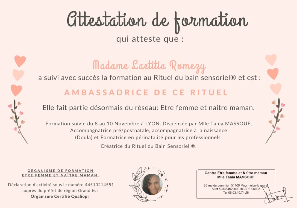 photo diplome Laetitia, bien-être et bien Naître
