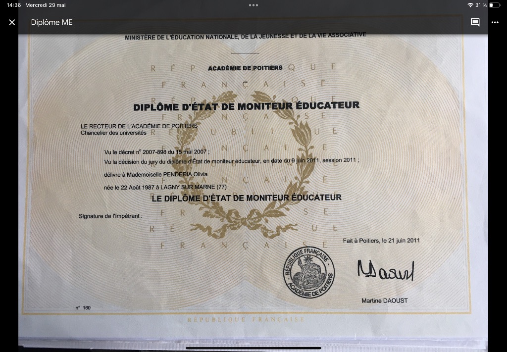 photo diplome Olivia Penderia