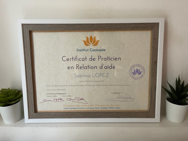photo diplome Sabrina Lopez thérapeute