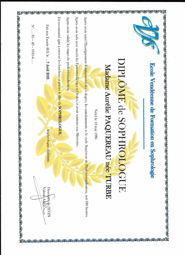 photo diplome Paquereau Aurélie sophrologue 