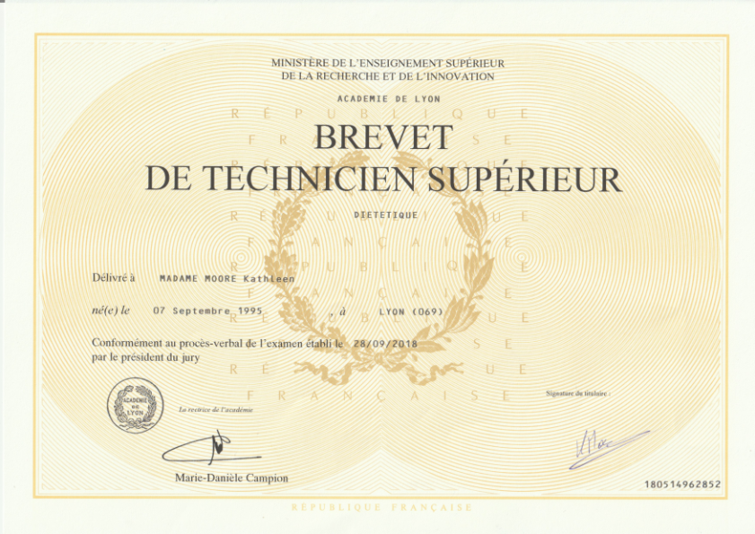 photo diplome Kathleen MOORE