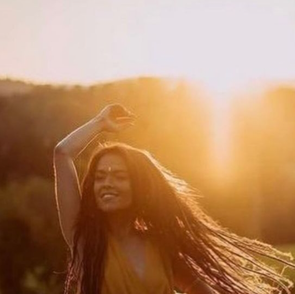 Mélanie Noémie           Slow Therapy