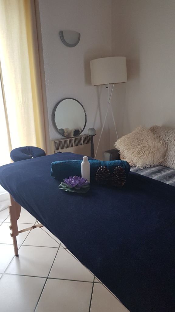 photo cabinet Françoise Hourugou