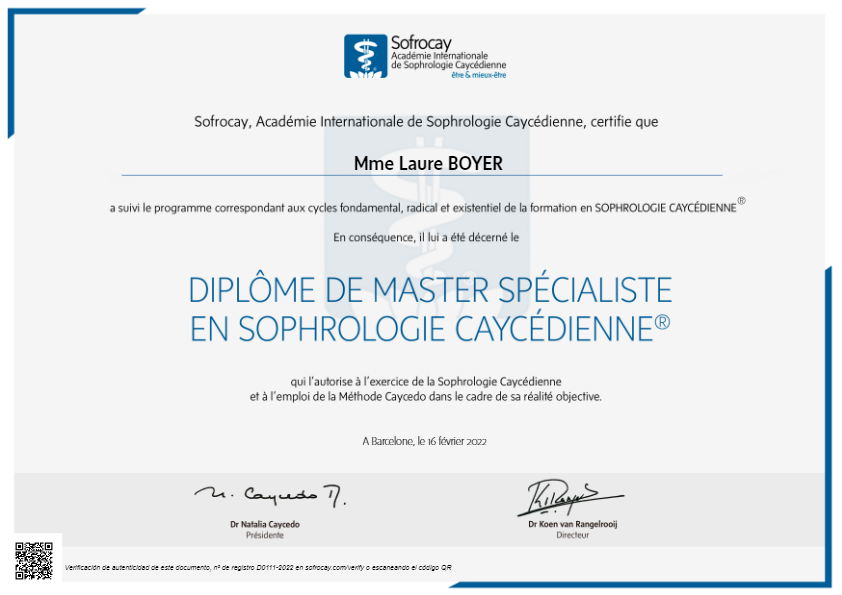 photo diplome Laure PRIVAT BOYER