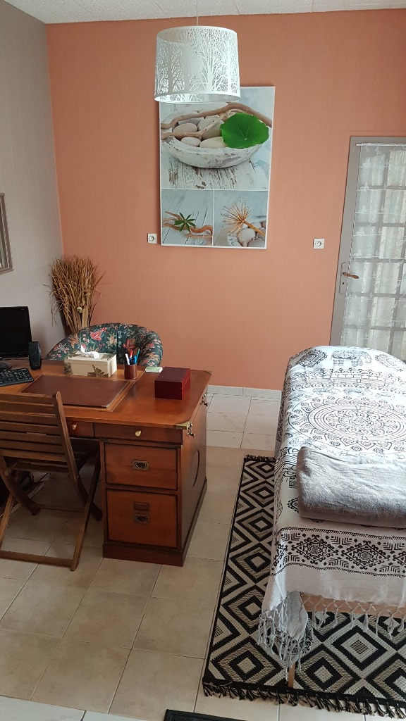 photo cabinet Julie STEUNOU