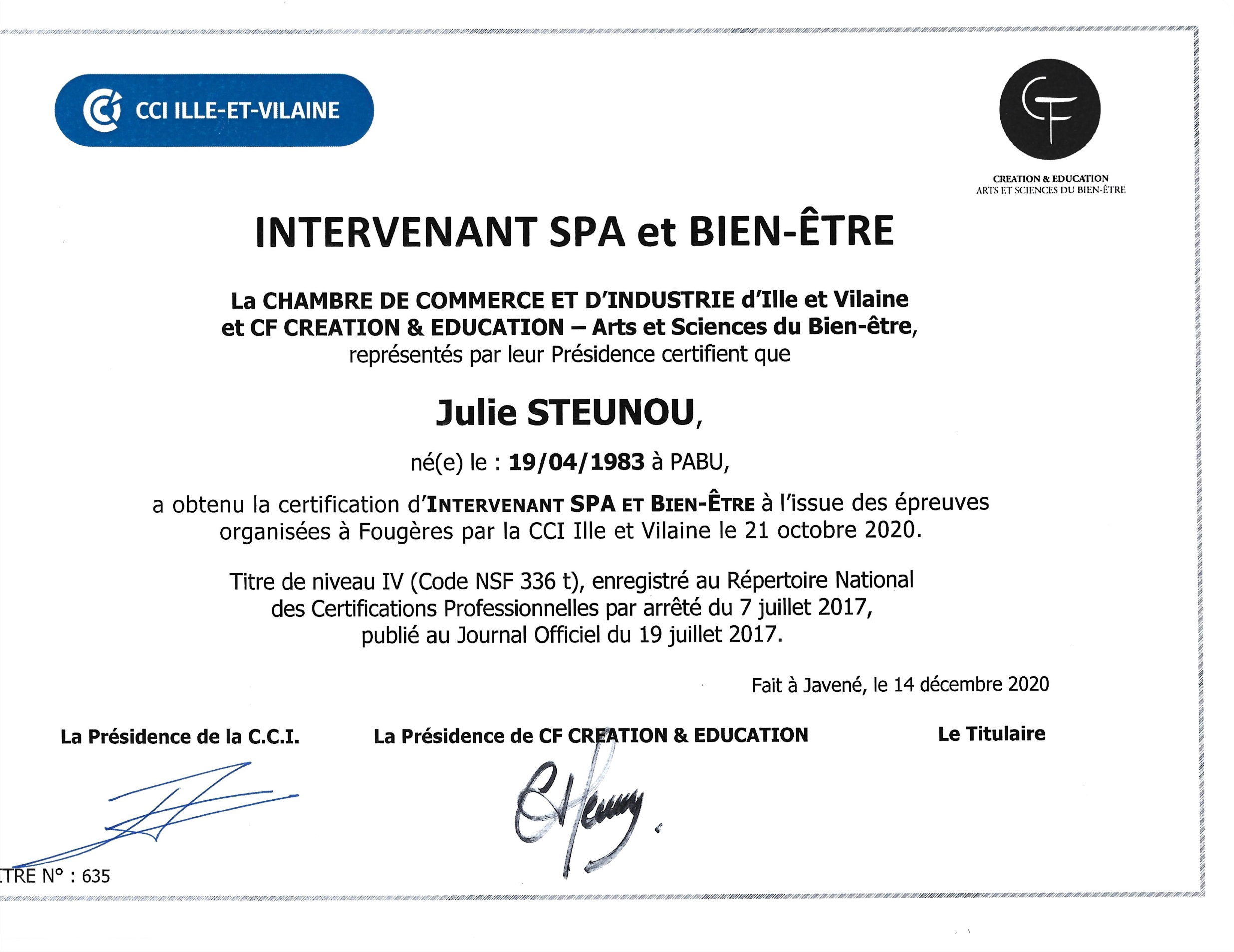 photo diplome Julie STEUNOU