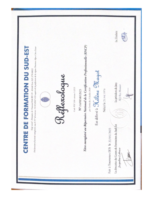 photo diplome HELENE MAGOT