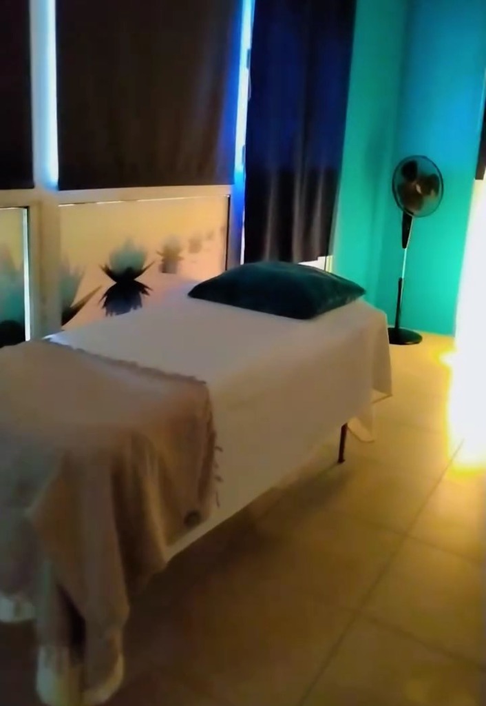 photo cabinet ELAKARI VERONIQUE