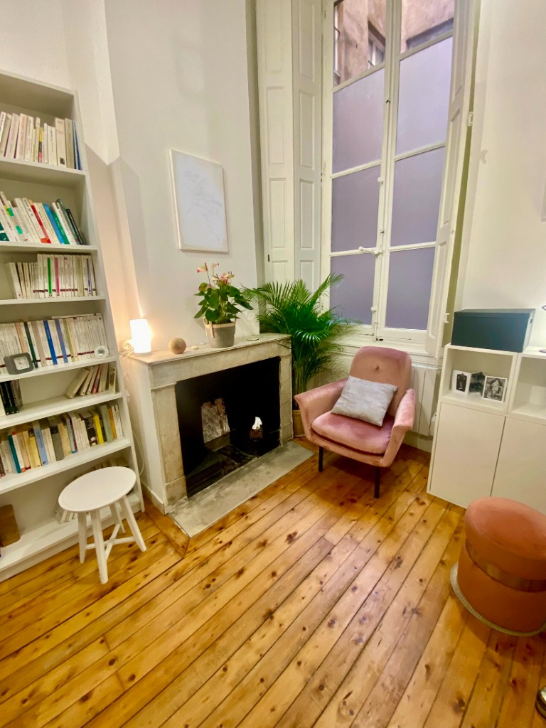 photo cabinet Hypnose Lyon - Priscille GATT