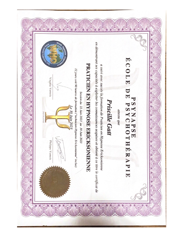 photo diplome Hypnose Lyon - Priscille GATT