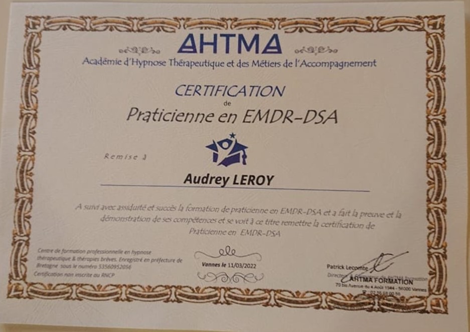 photo diplome EMDR Hypnose Audrey Leroy
