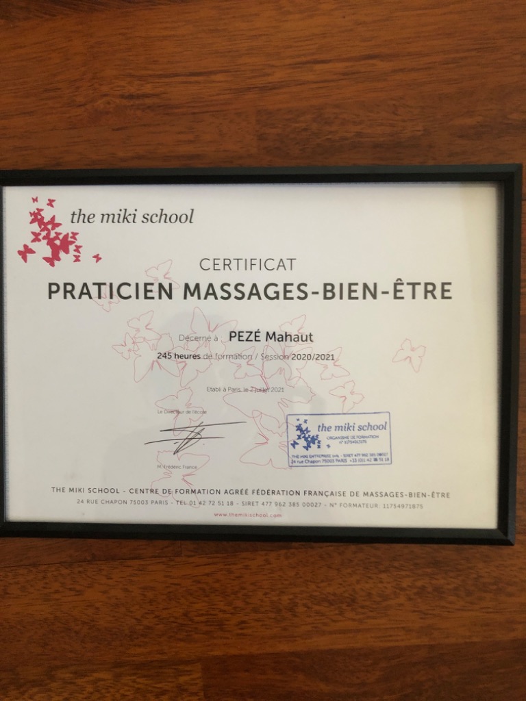 photo diplome Mahaut Massage