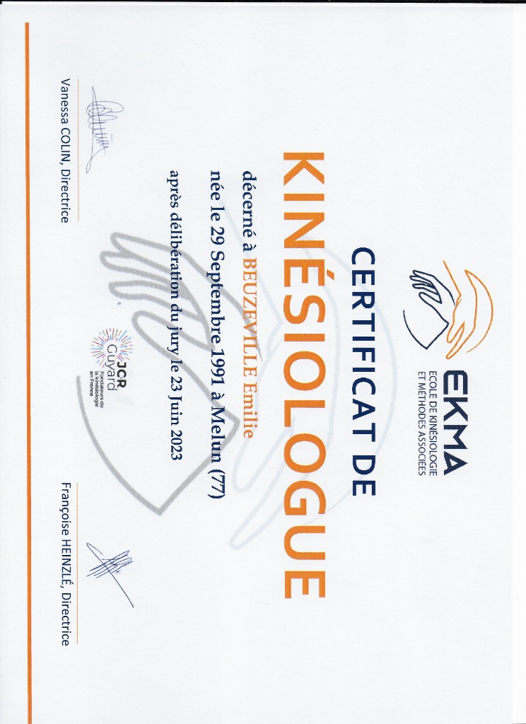 photo diplome Emilie Beuzeville