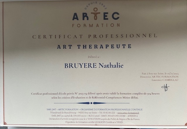 photo diplome Nathalie Bruyere art-et-sens