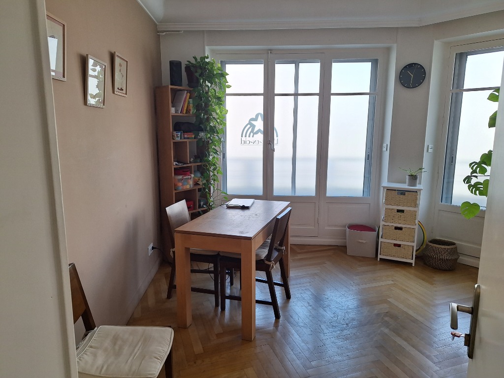 photo cabinet Marilyn Khalil