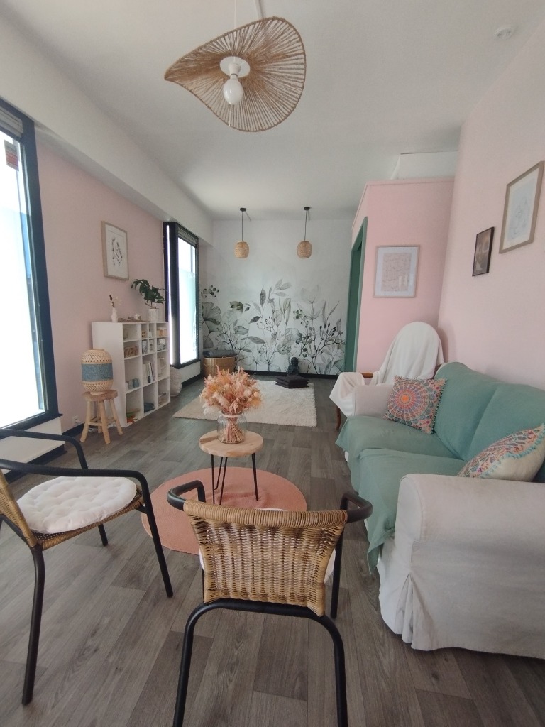 photo cabinet Karuna Doula 