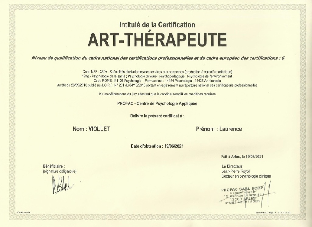 photo diplome Laurence VIOLLET