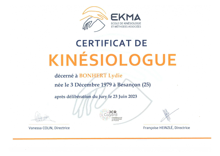photo diplome Lydie  BONHERT