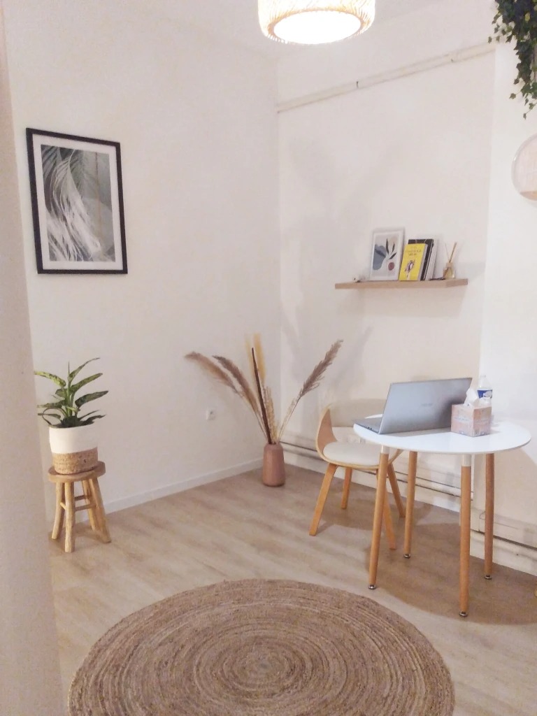 photo cabinet Sarra Saidi