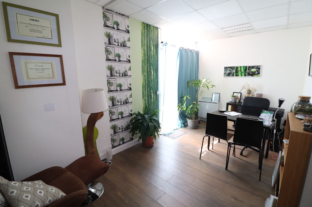 photo cabinet Caroline Nevot