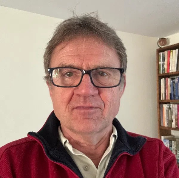 photo portrait James Simson