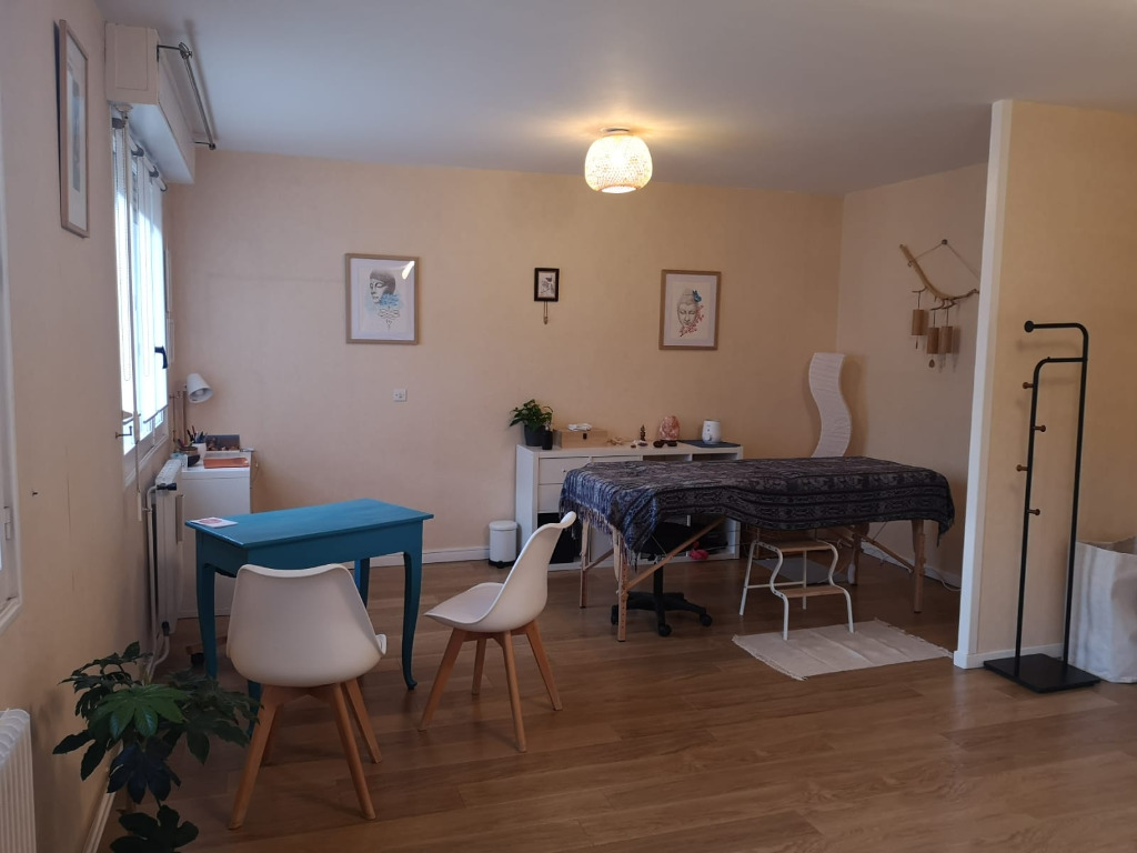 photo cabinet Charline Giraud - Racine, réflexologie essentielle