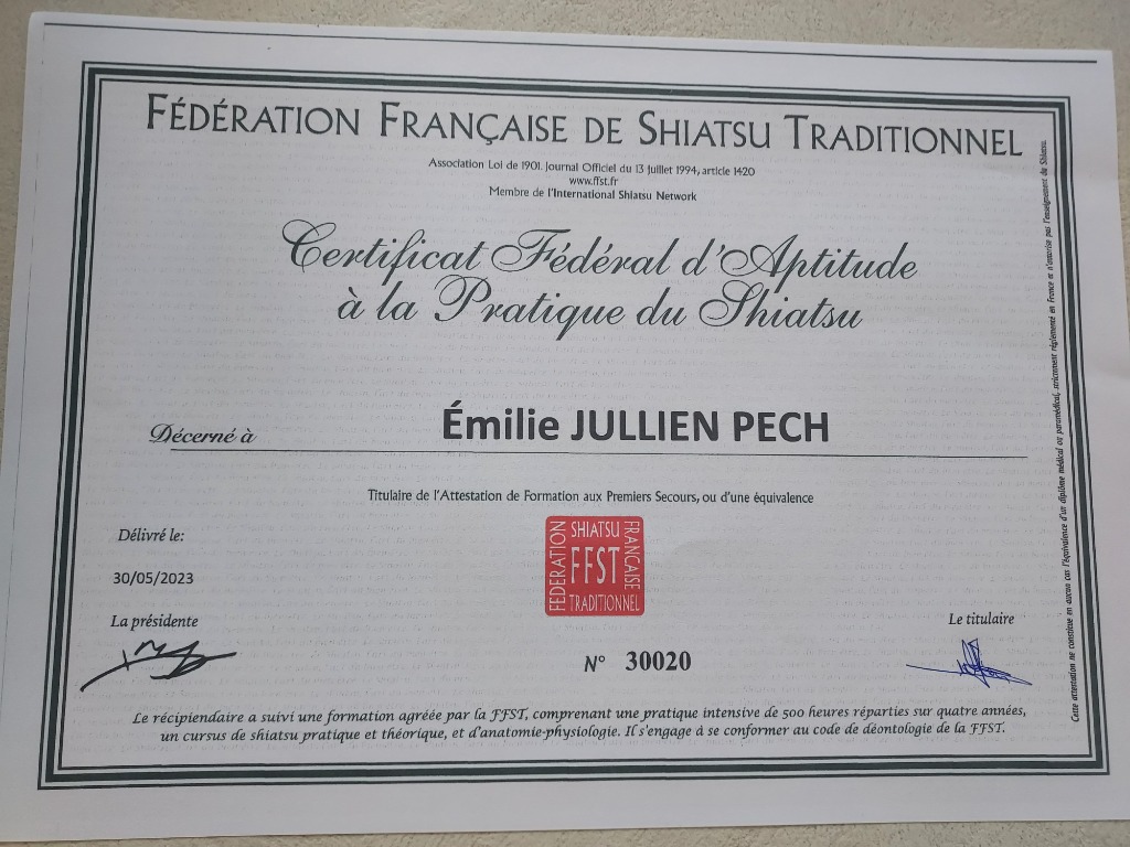 photo diplome Pech Emilie