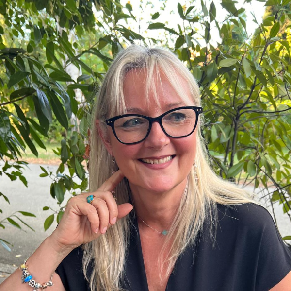 Nadine Mattei Stadelwieser  NaMaSt’Om