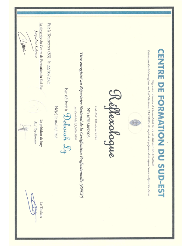 photo diplome Déborah LY