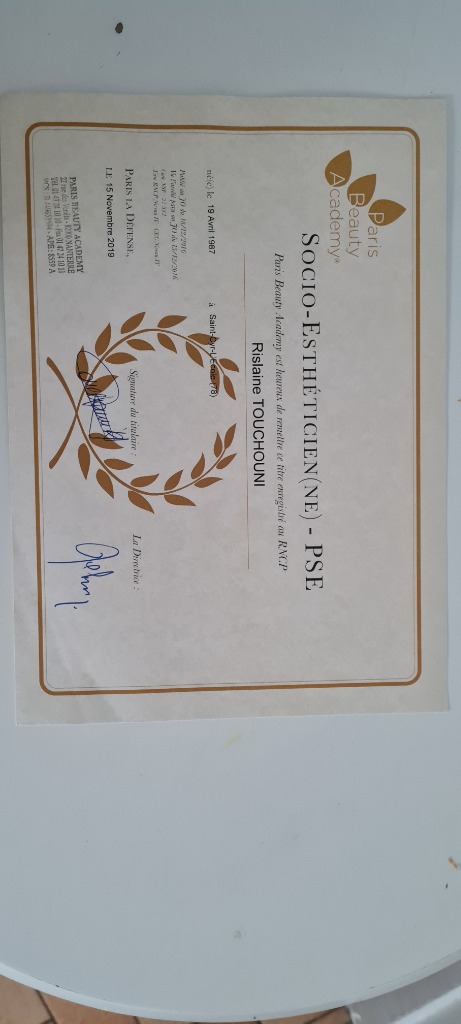 photo diplome Rislaine Touchouni