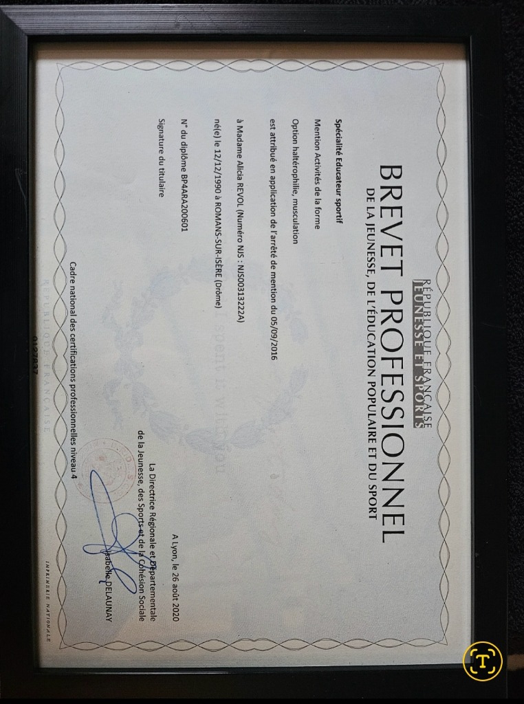 photo diplome Alicia Coaching et Bien-être 