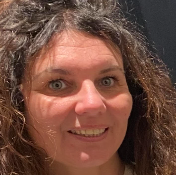 Anne-Sophie VAN-TROYS