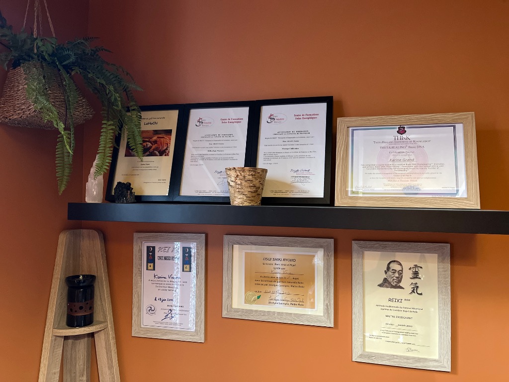 photo diplome Karine Grand ~ Entre II Mondes