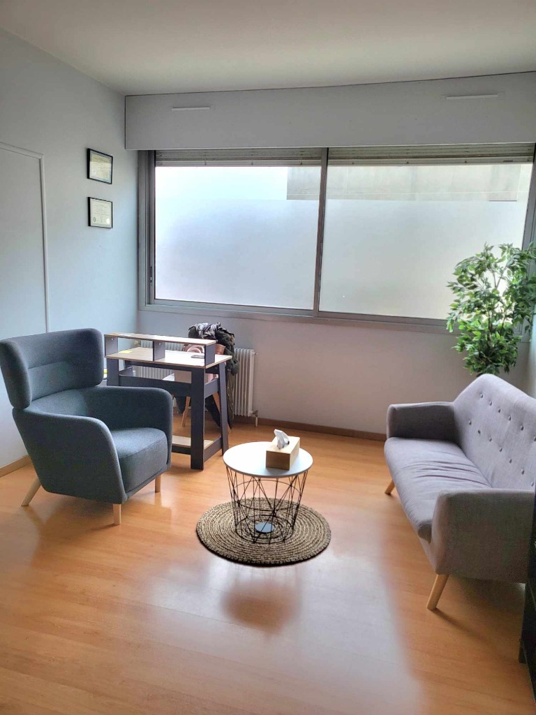 photo seance Cabinet Hannah Marchant 