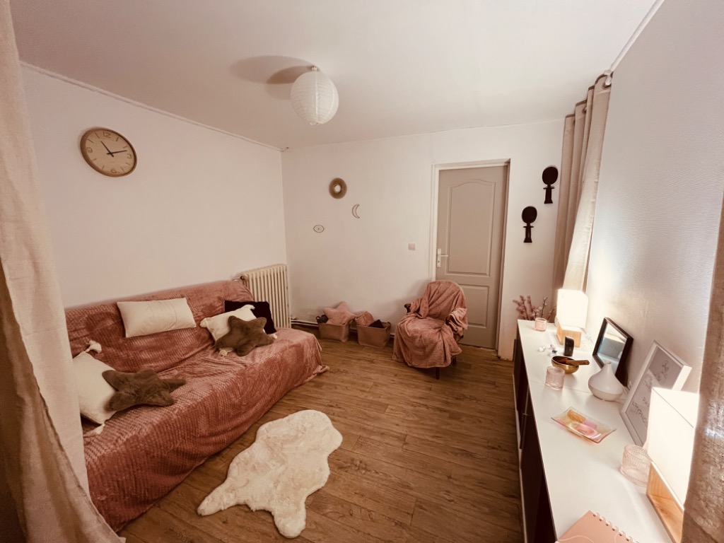 photo cabinet Cynthia praticienne en hypnose 