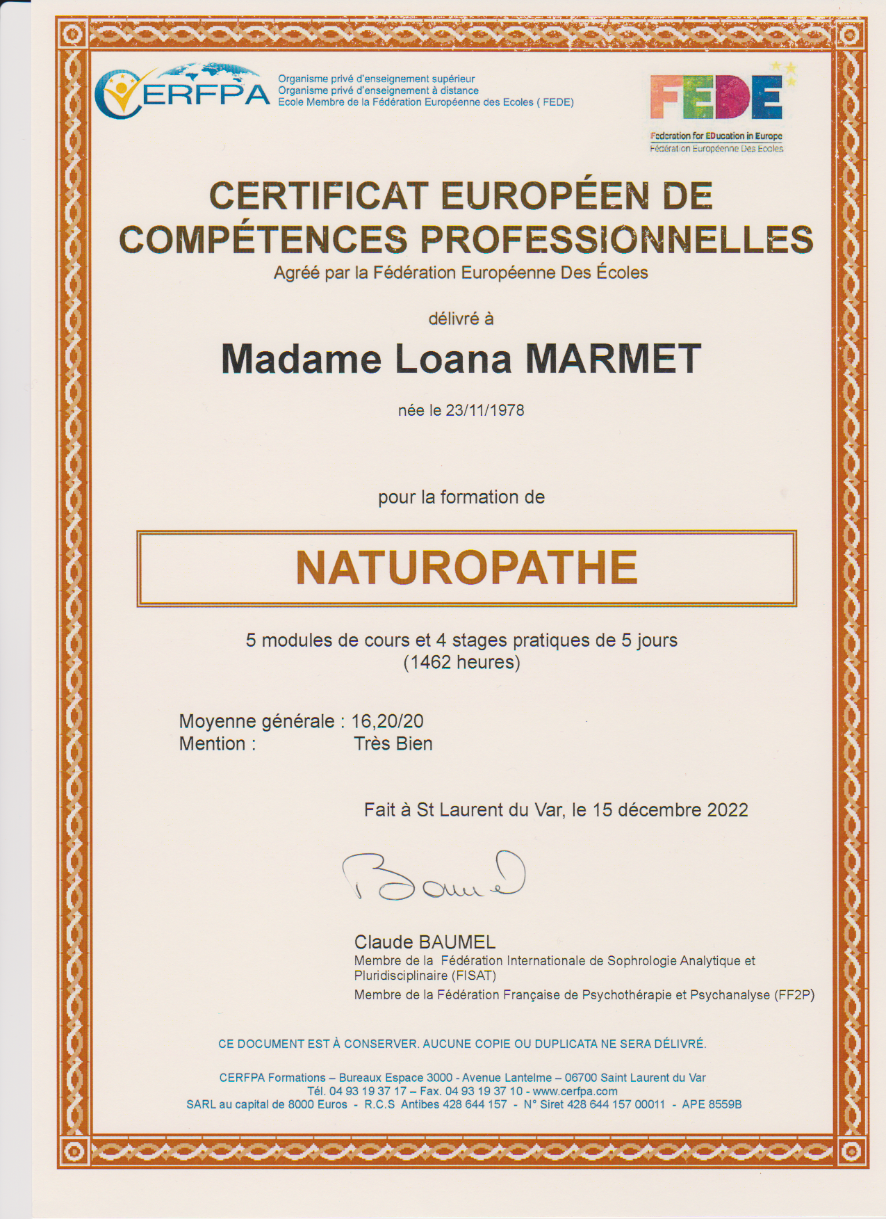 photo diplome Loana Marmet Naturopathe 