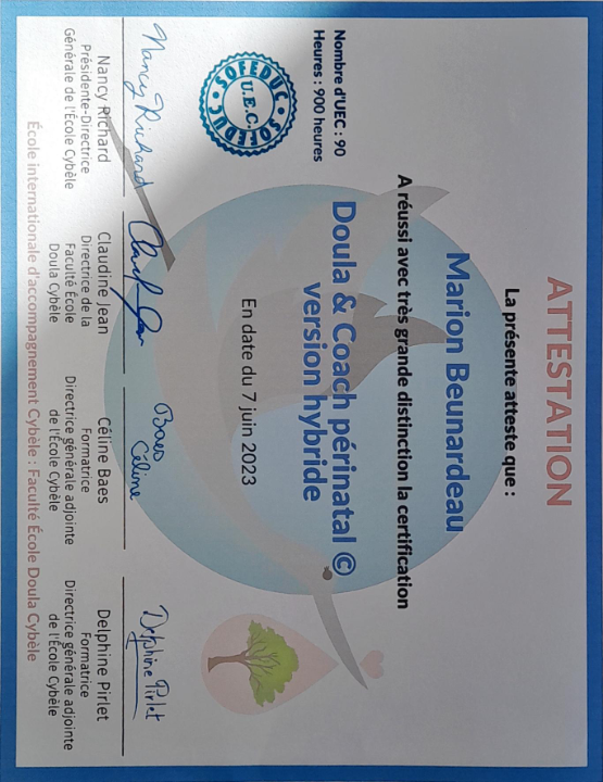 photo diplome Marion.doula