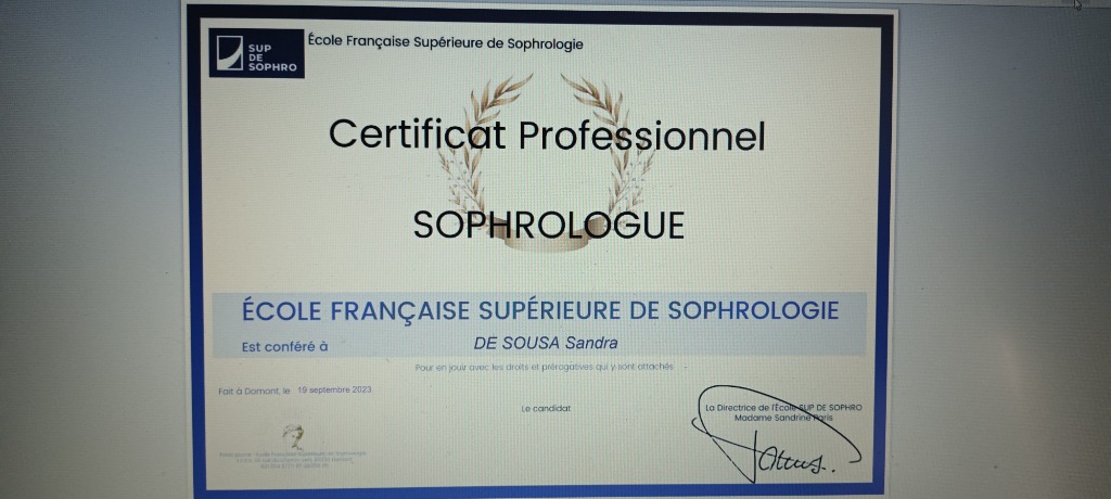 photo diplome Sandra Alysand DE SOUSA