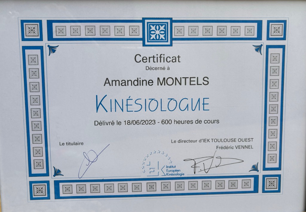 photo diplome Amandine Montels Kinésiologie 