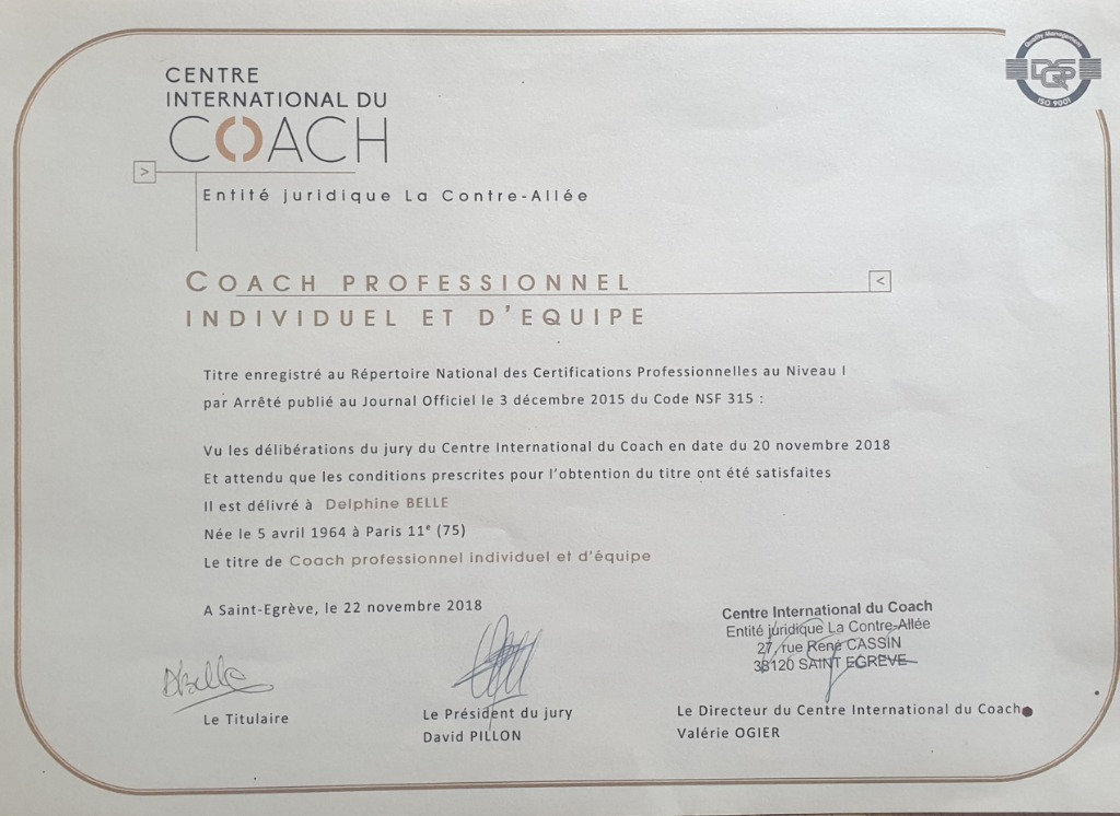 photo diplome Delphine Aude BELLE