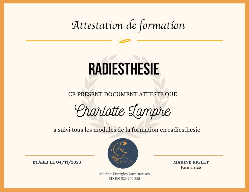 photo diplome Charlotte Lampre