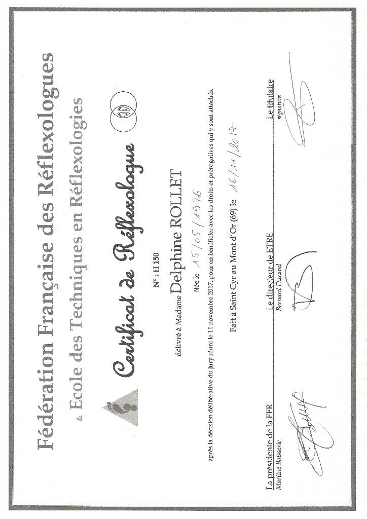 photo diplome Delphine ROLLET Réflexologie