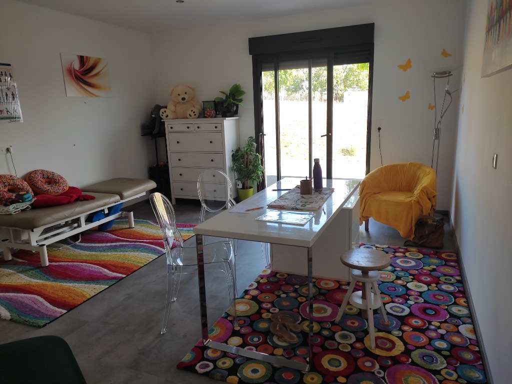 photo cabinet Julie Cochet Accomagnement à la parentalité