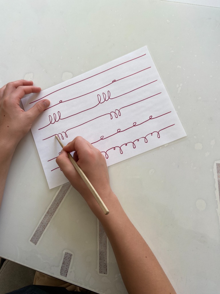 photo seance Dorine Beaumont La thérapie du crayon