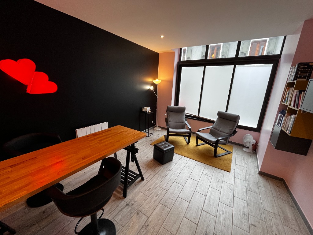 photo cabinet Olivia Saxby