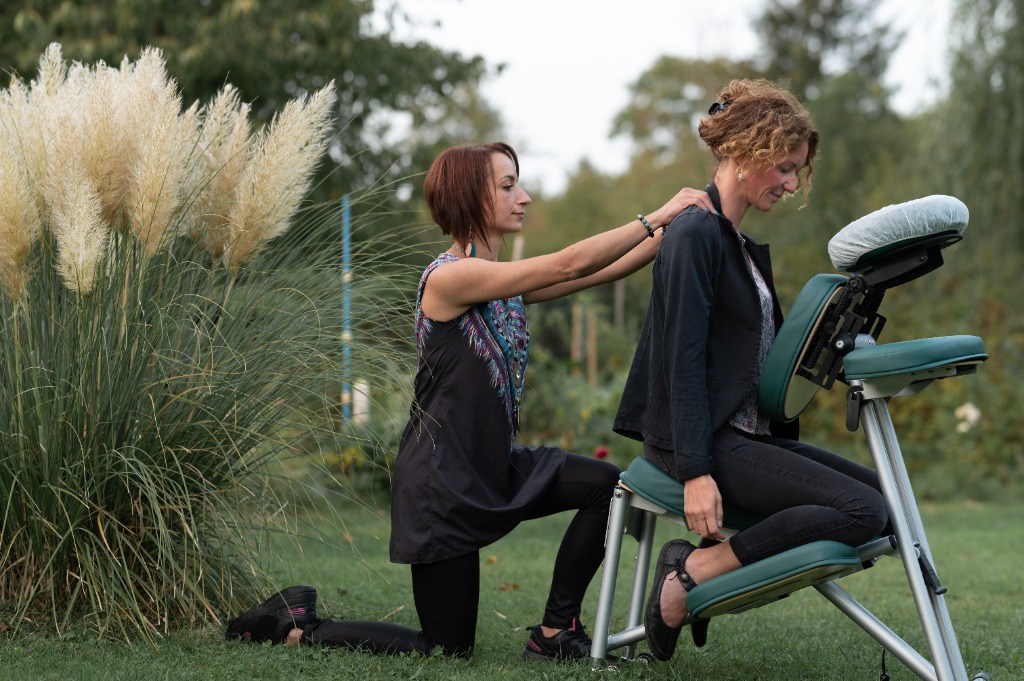 photo activite Deux mains vers Soi / Julie Grünenwald 