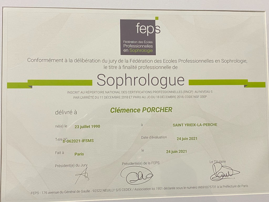 photo diplome Clémence PORCHER - Sophrologue