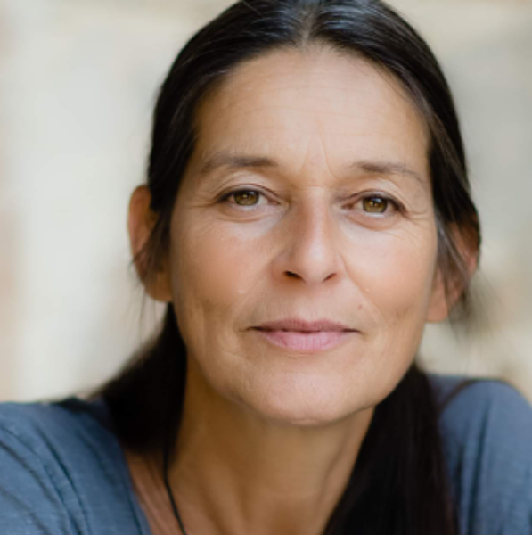 Alexandra Mikhalkova Esprit Libre